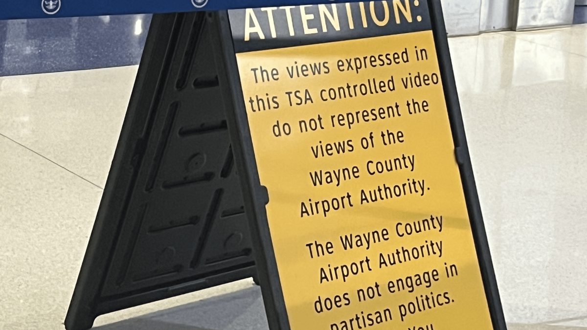 A federal shutdown closure sign posted at Detroit Metropolitan Airport during the 2025 government shutdown