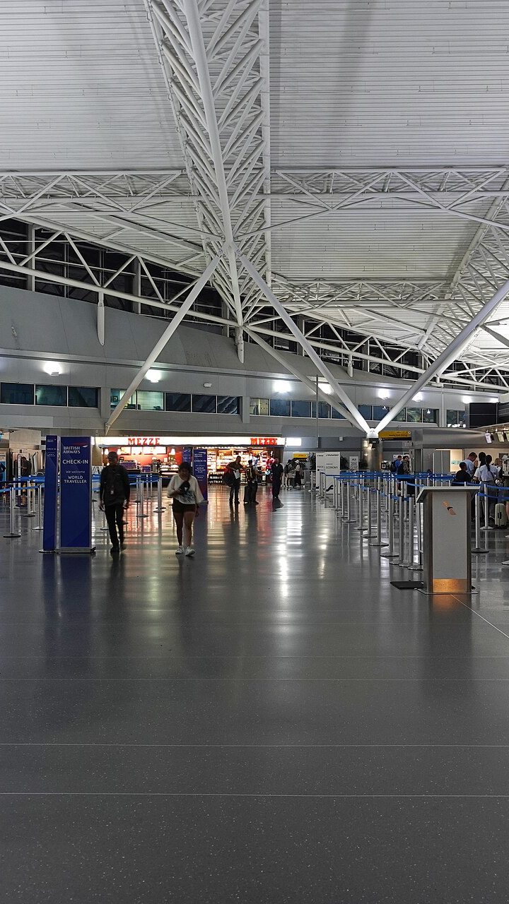 When to Book Christmas Flights in 2026